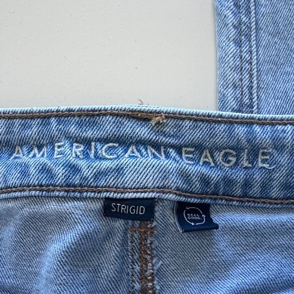 American Eagle Outfitters Light Blue Strigid Mom Jean almost new 6S - Picture 2 of 8